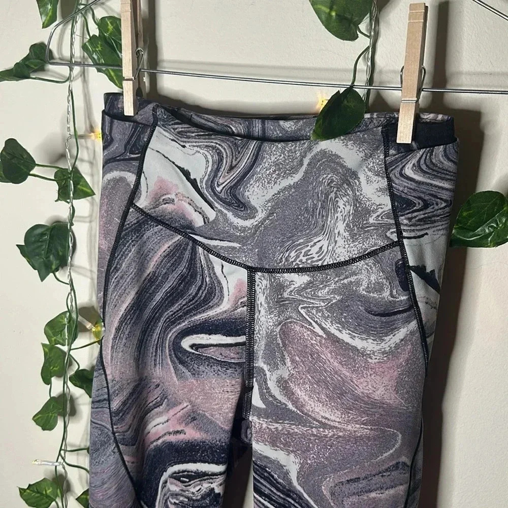 Victoria’s Secret High Rise Pocket Leggings Onyx Marble 7/8 Length NWOT - Picture 5 of 9